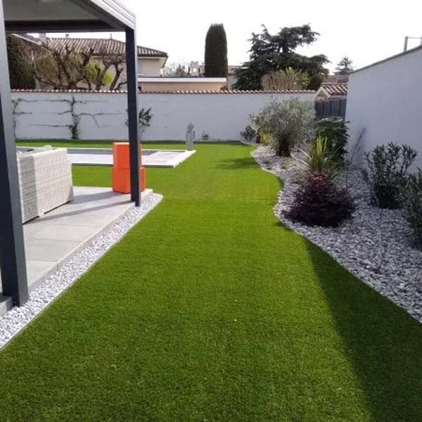pose-de-pelouse-synthetique-ou-naturelle-thuir-millas-66